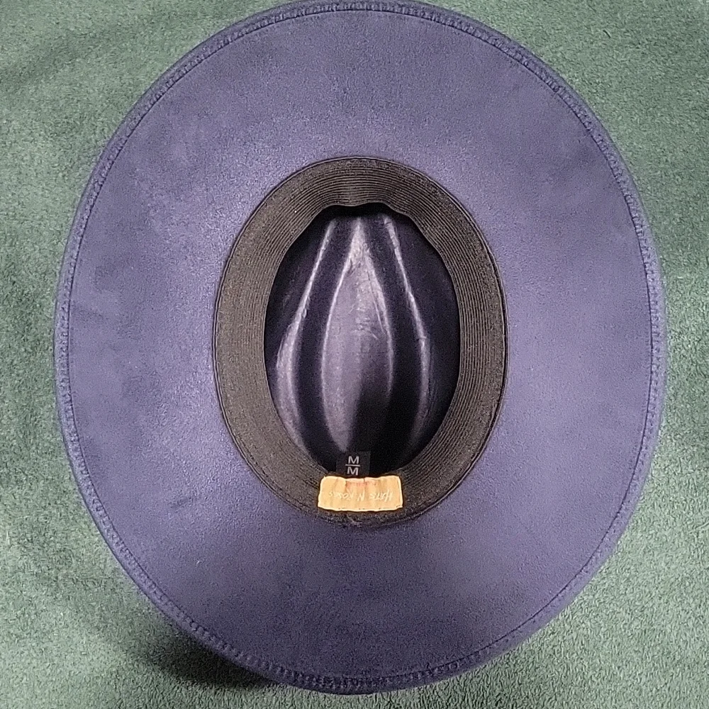 Hat N Roses - Picture 3 of 4